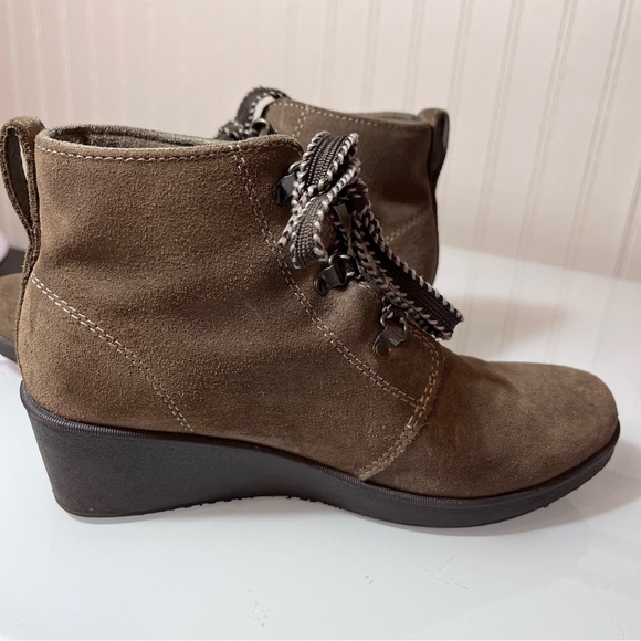 Eddie Bauer Women's 8.5 Brown Suede Wedge Ankle Boots Lace up Hiker Chukka Boots - Picture 4 of 15